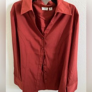 Women’s reddish orange button down top
